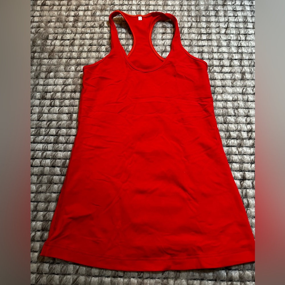 Lululemon tank in red